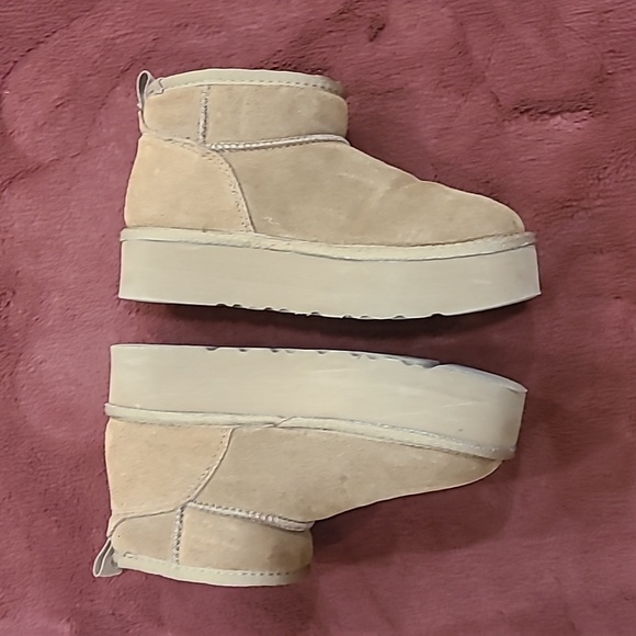 BearPaw Tan Ankle Boots - Picture 3 of 6